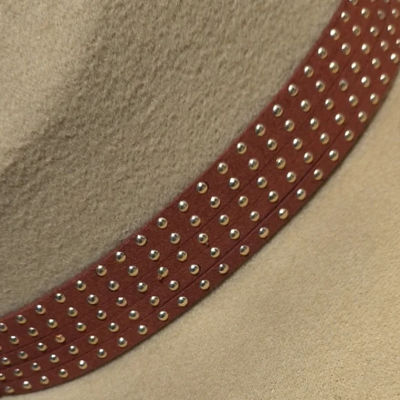Stylish Tan Fedora with Brown Studded Band - Picture 2 of 3